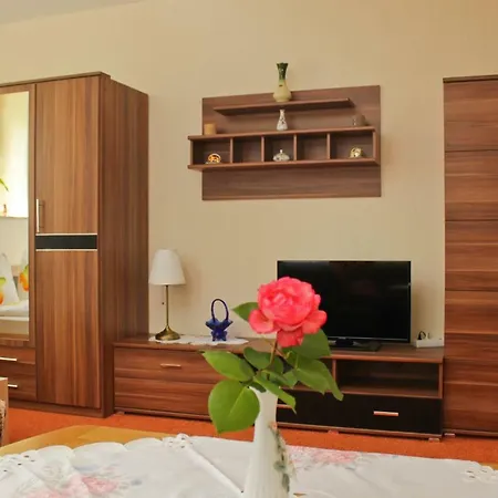 Zum Dorfschullehrer Apartman *